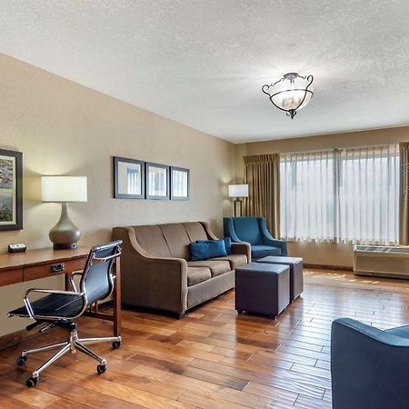 Comfort Inn & Suites Блу-Ридж Екстер'єр фото