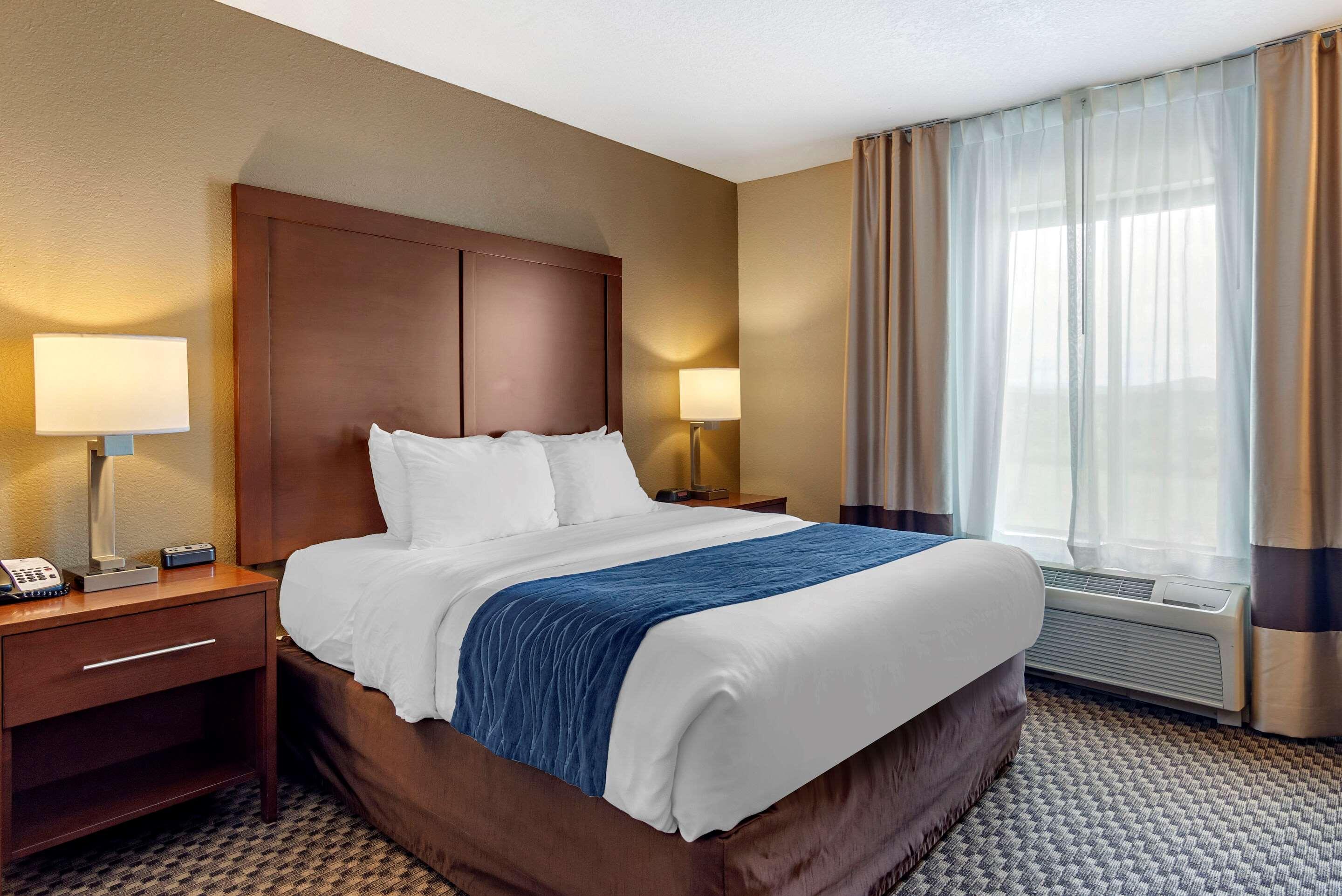 Comfort Inn & Suites Блу-Ридж Екстер'єр фото