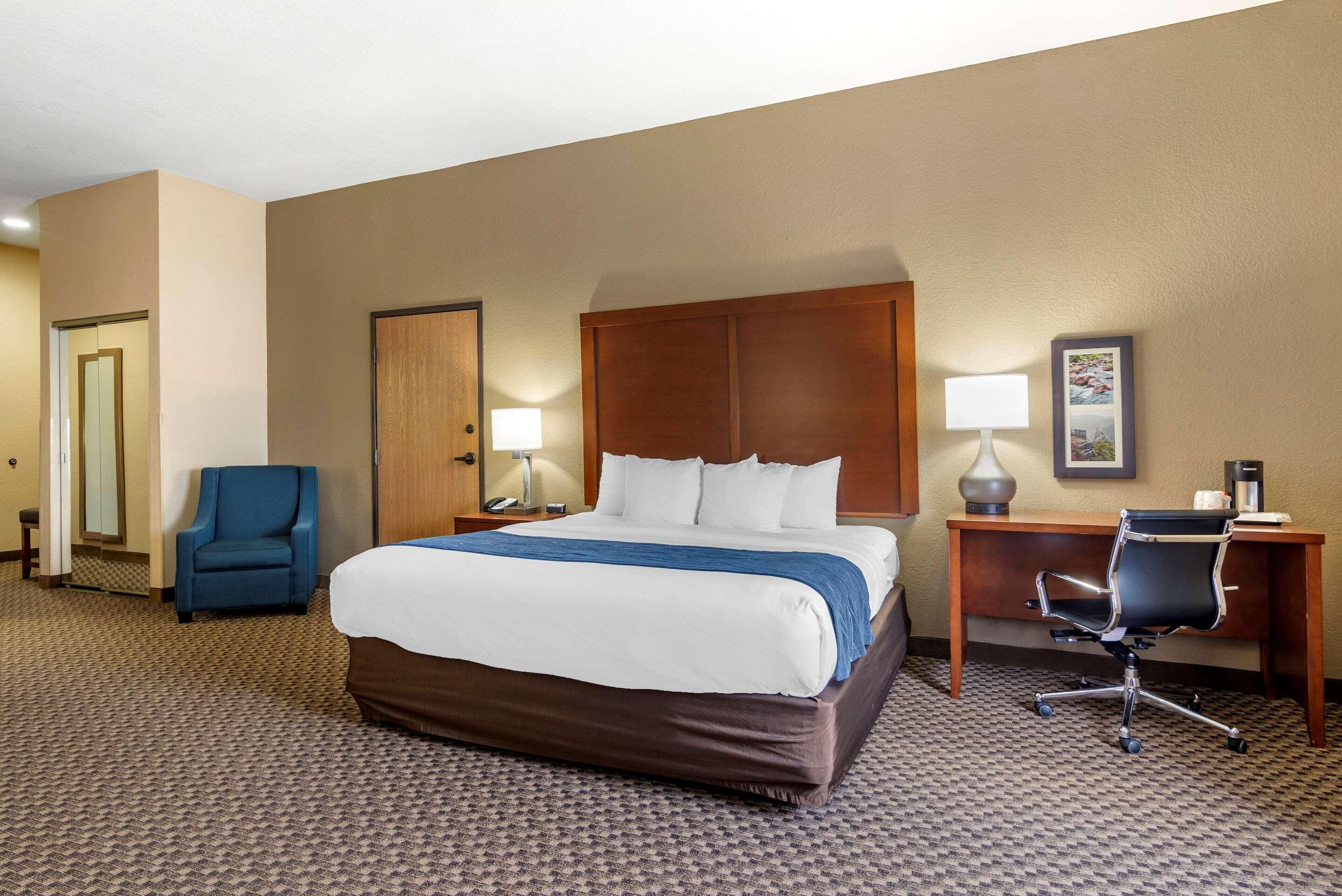 Comfort Inn & Suites Блу-Ридж Екстер'єр фото