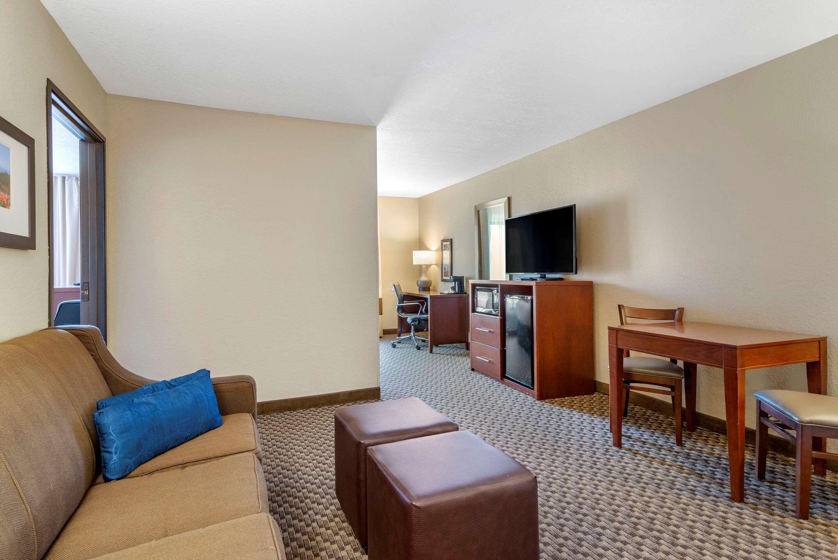 Comfort Inn & Suites Блу-Ридж Екстер'єр фото