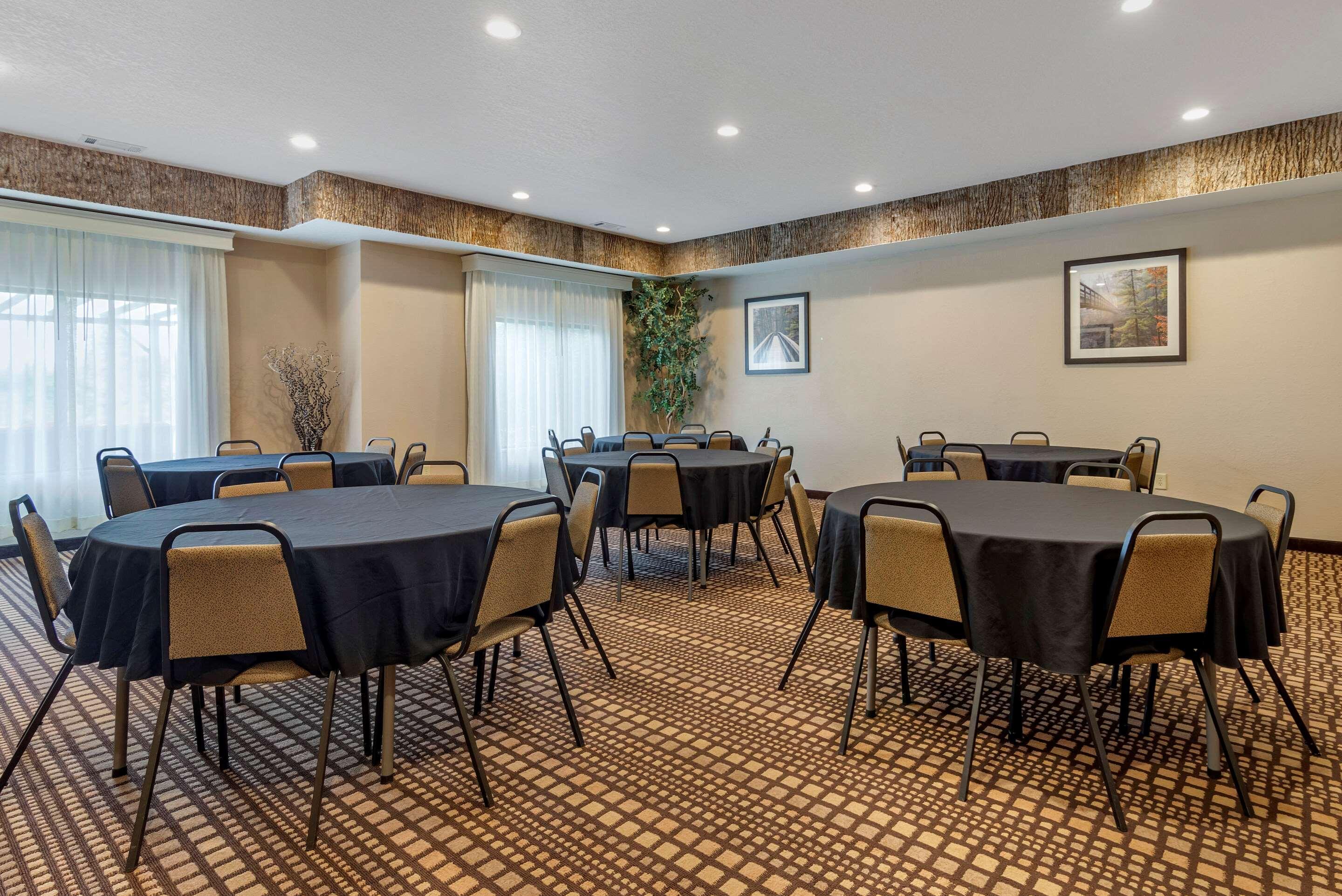 Comfort Inn & Suites Блу-Ридж Екстер'єр фото