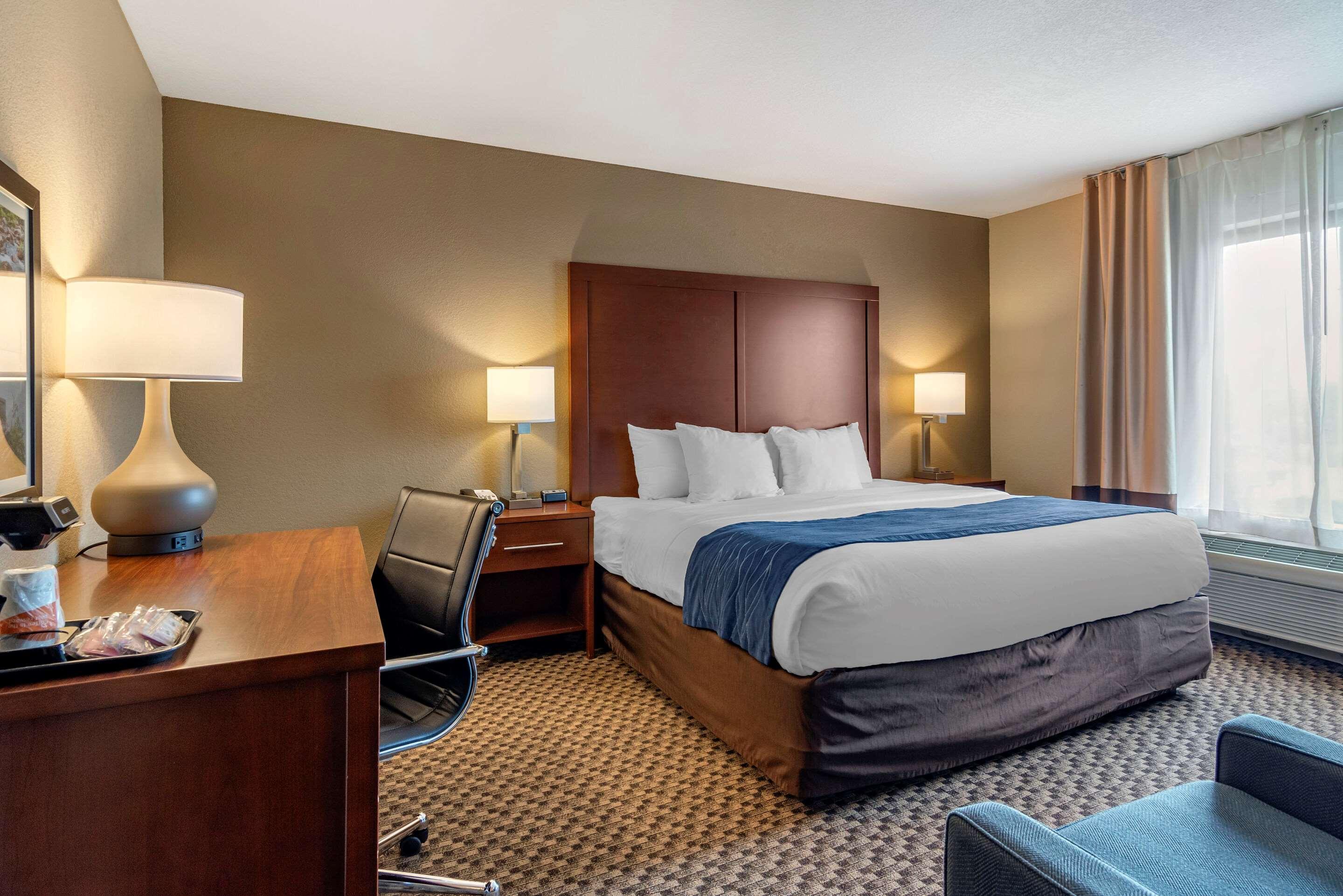Comfort Inn & Suites Блу-Ридж Екстер'єр фото