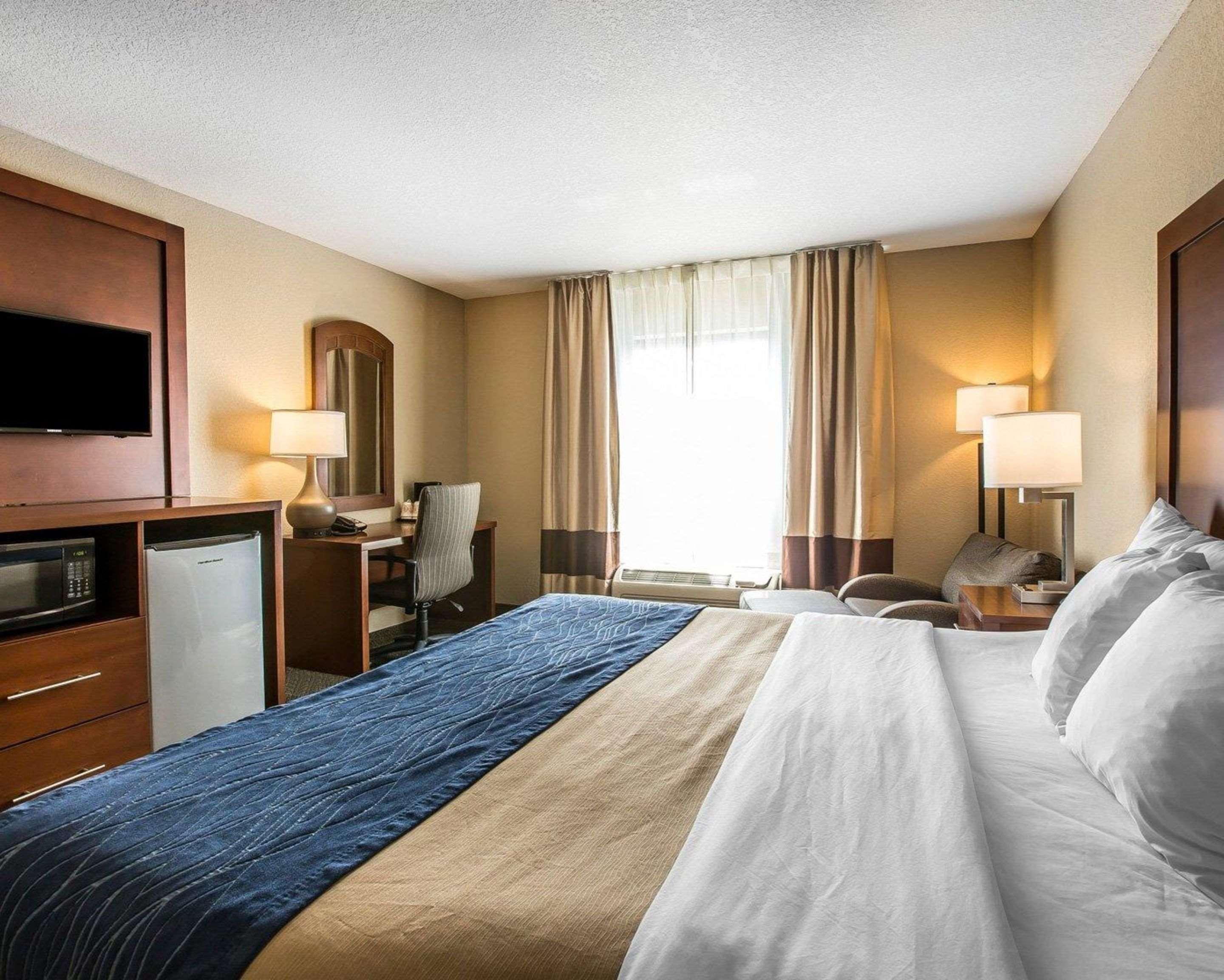 Comfort Inn & Suites Блу-Ридж Екстер'єр фото
