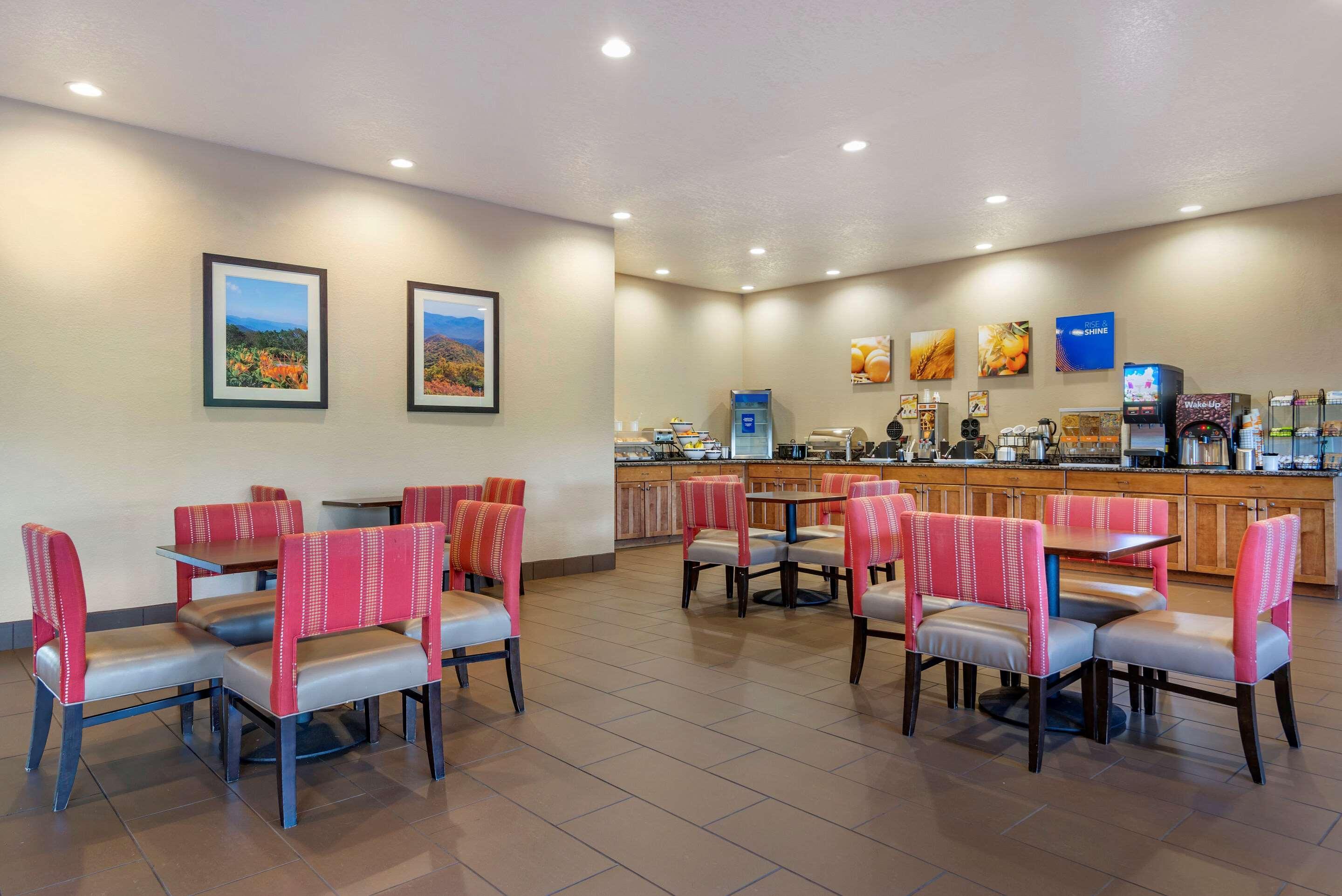 Comfort Inn & Suites Блу-Ридж Екстер'єр фото