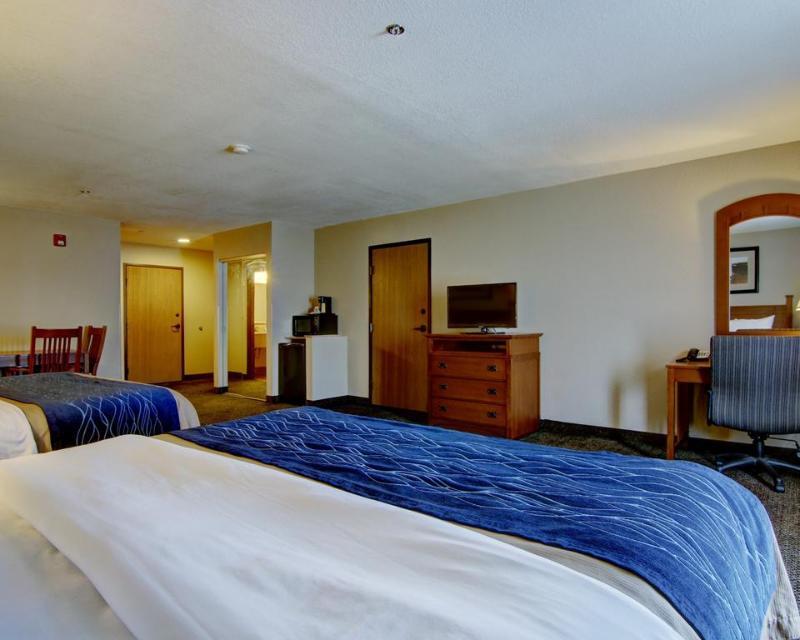 Comfort Inn & Suites Блу-Ридж Екстер'єр фото